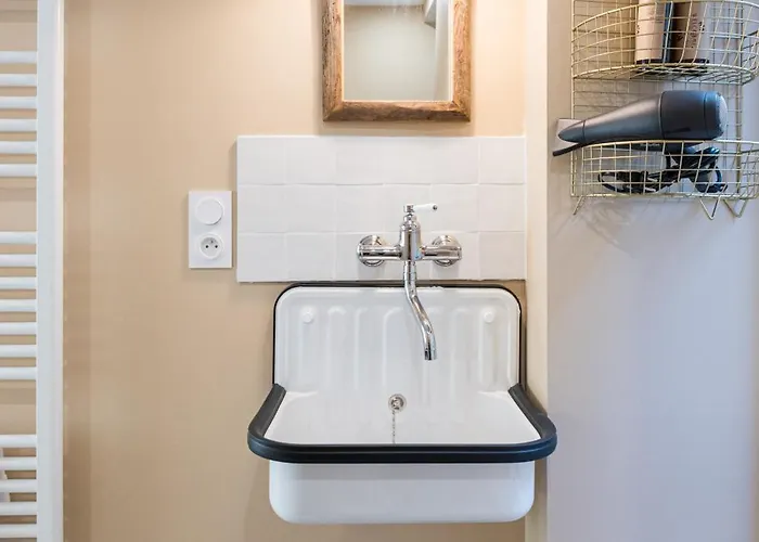 شقة فندقية Robs - Confort, Tv Connectee, Debit, Localisation Ideale - Courts Sejours & Affaires